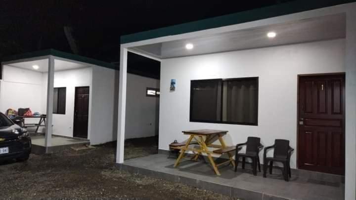 Puerto Viejo de Talamanca Bari Campings Resort מראה חיצוני תמונה